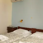 Kouros Hotel *