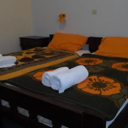 Kouros Hotel *