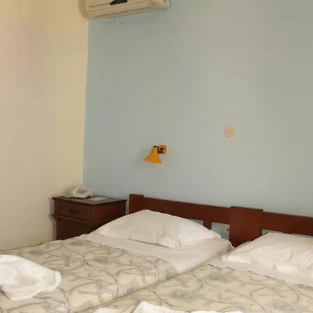 Kouros Hotel *